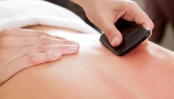 Gua Sha (刮痧)